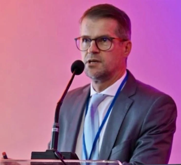 Dr. Gustavo A. Basso